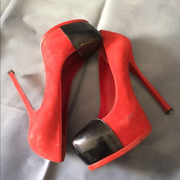 Yves Saint Laurent platform pump heels - Picture 3 of 7